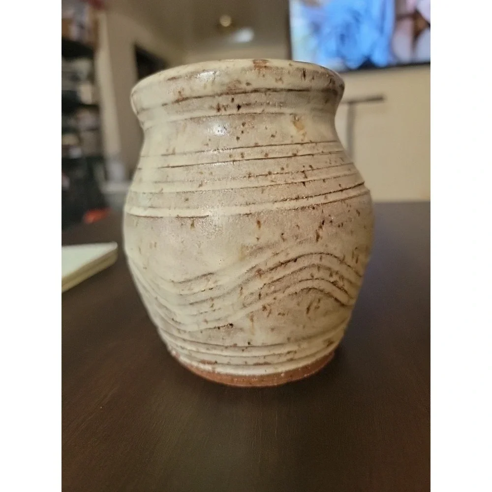 Pottery Signed EMN